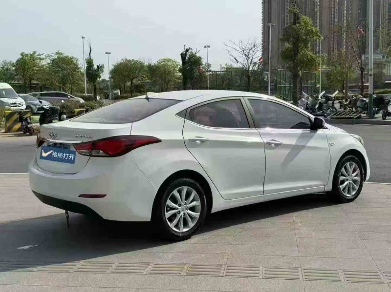 东莞17年现代朗动8