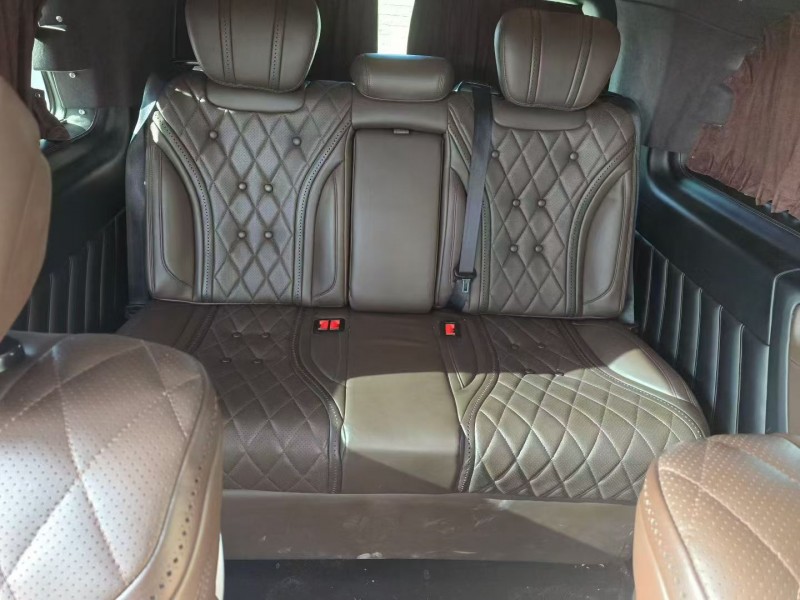 徐州21年奔驰威霆9