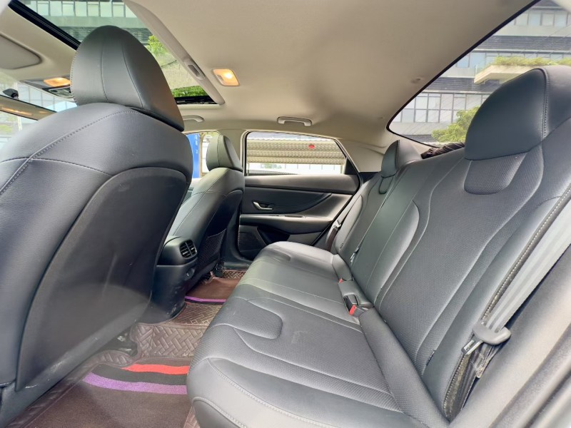 东莞24年现代伊兰特4