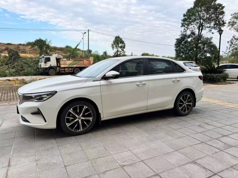 南昌22年吉利帝豪2