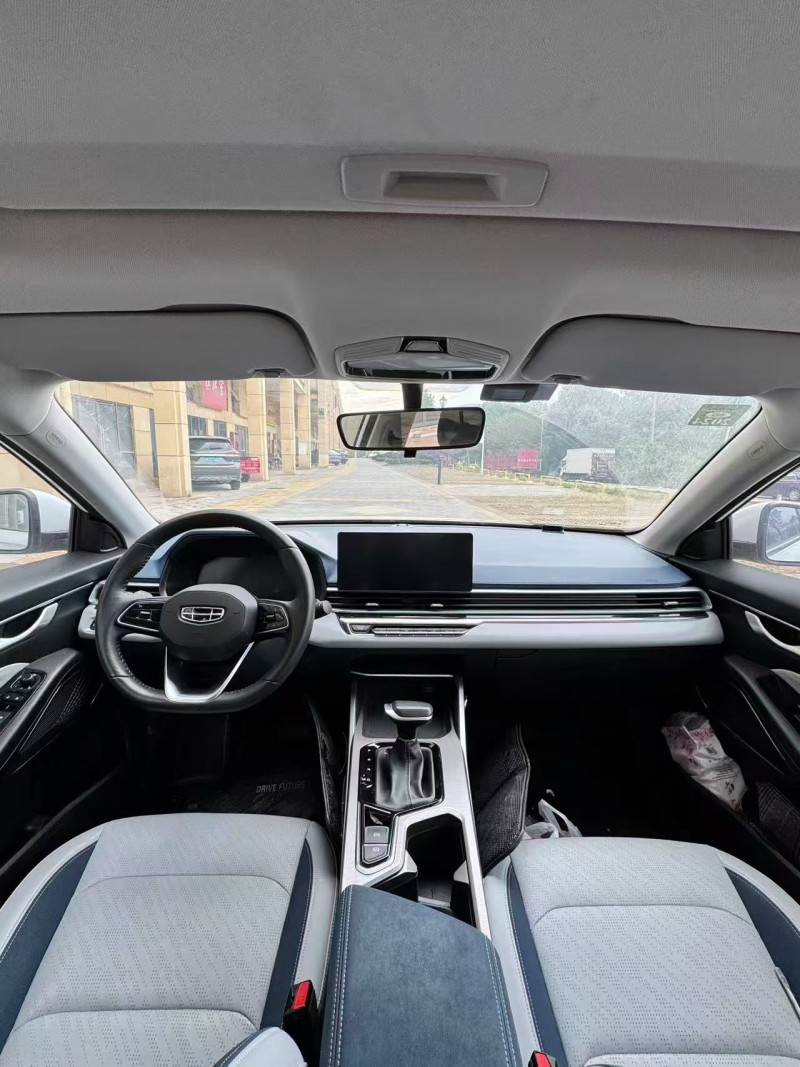 南昌22年吉利帝豪4