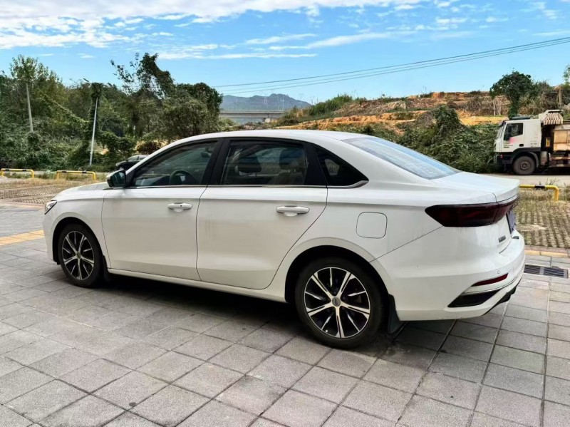 南昌22年吉利帝豪7