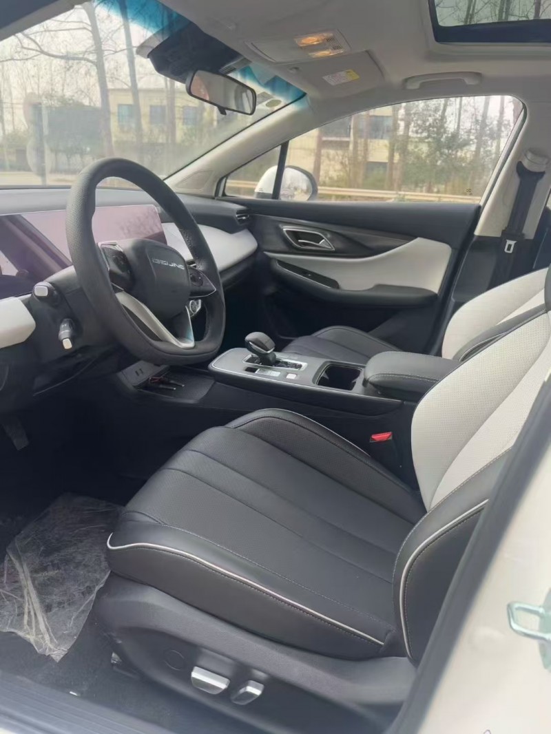 菏泽25年北汽新能源EU系列4