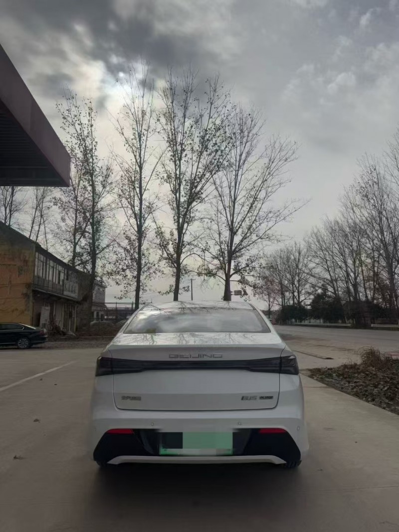 菏泽25年北汽新能源EU系列9