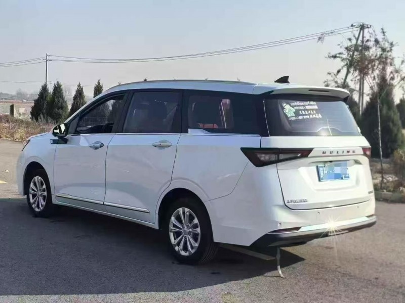 承德23年五菱汽车佳辰8