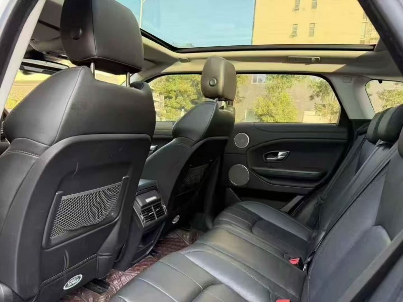 张家界18年路虎极光4