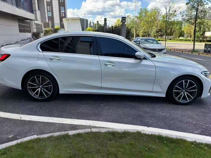 衢州21年宝马3系8