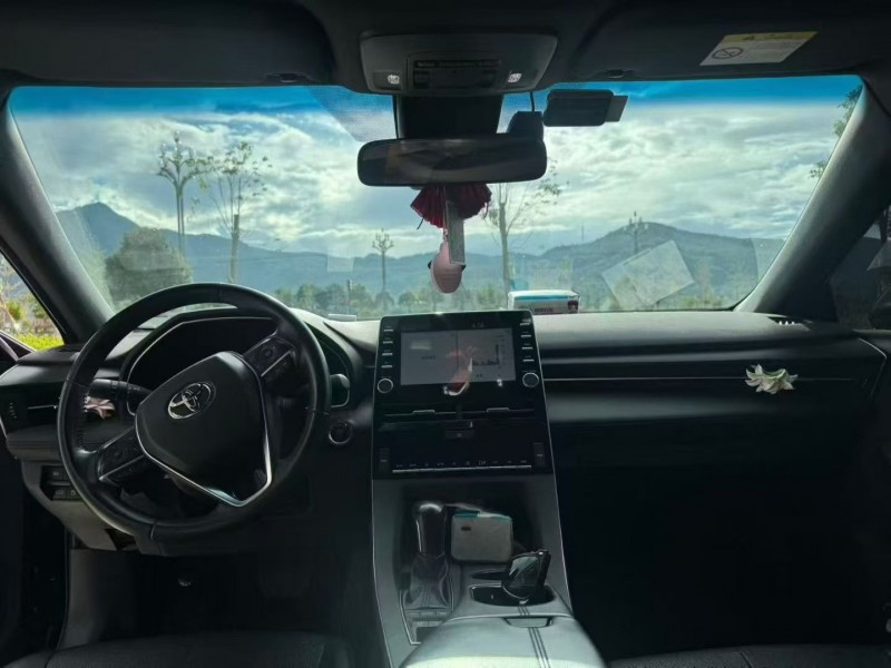 昆明22年丰田亚洲龙7