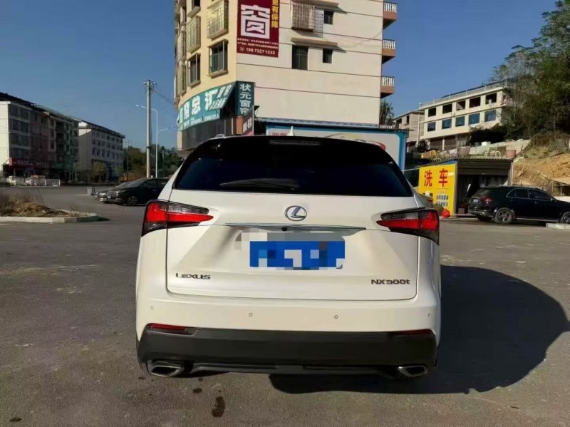 常德16年雷克萨斯NX9