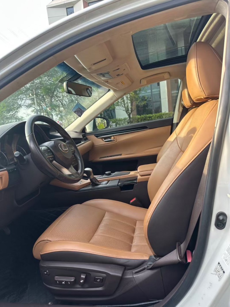 广州17年雷克萨斯ES6