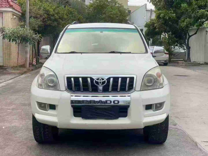 中山09年丰田普拉多1