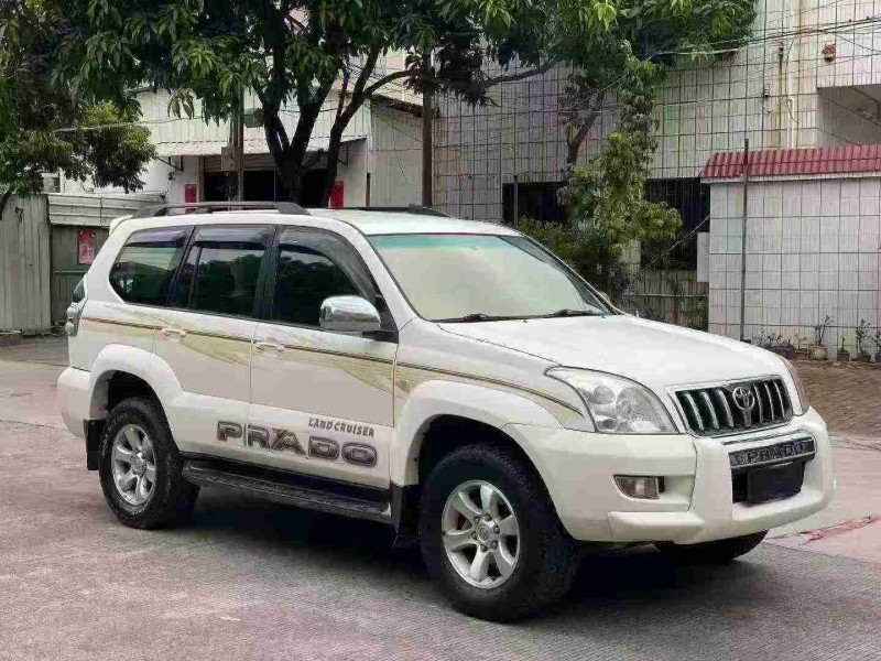 中山09年丰田普拉多2