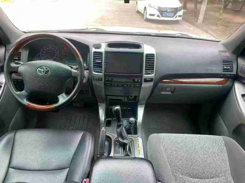 中山09年丰田普拉多5