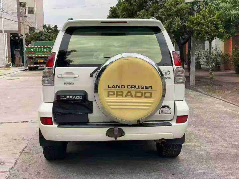 中山09年丰田普拉多9