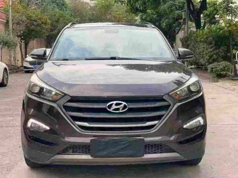 中山16年现代途胜1