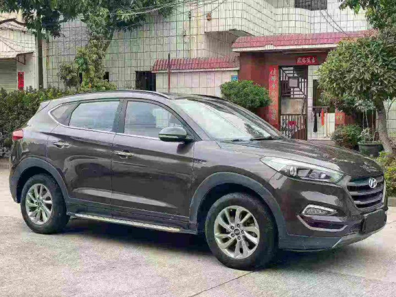 中山16年现代途胜2