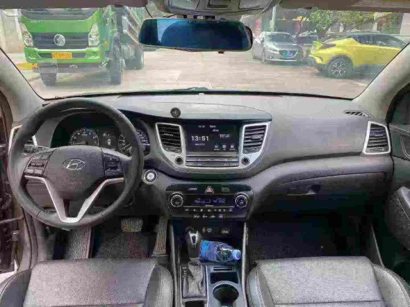 中山16年现代途胜5