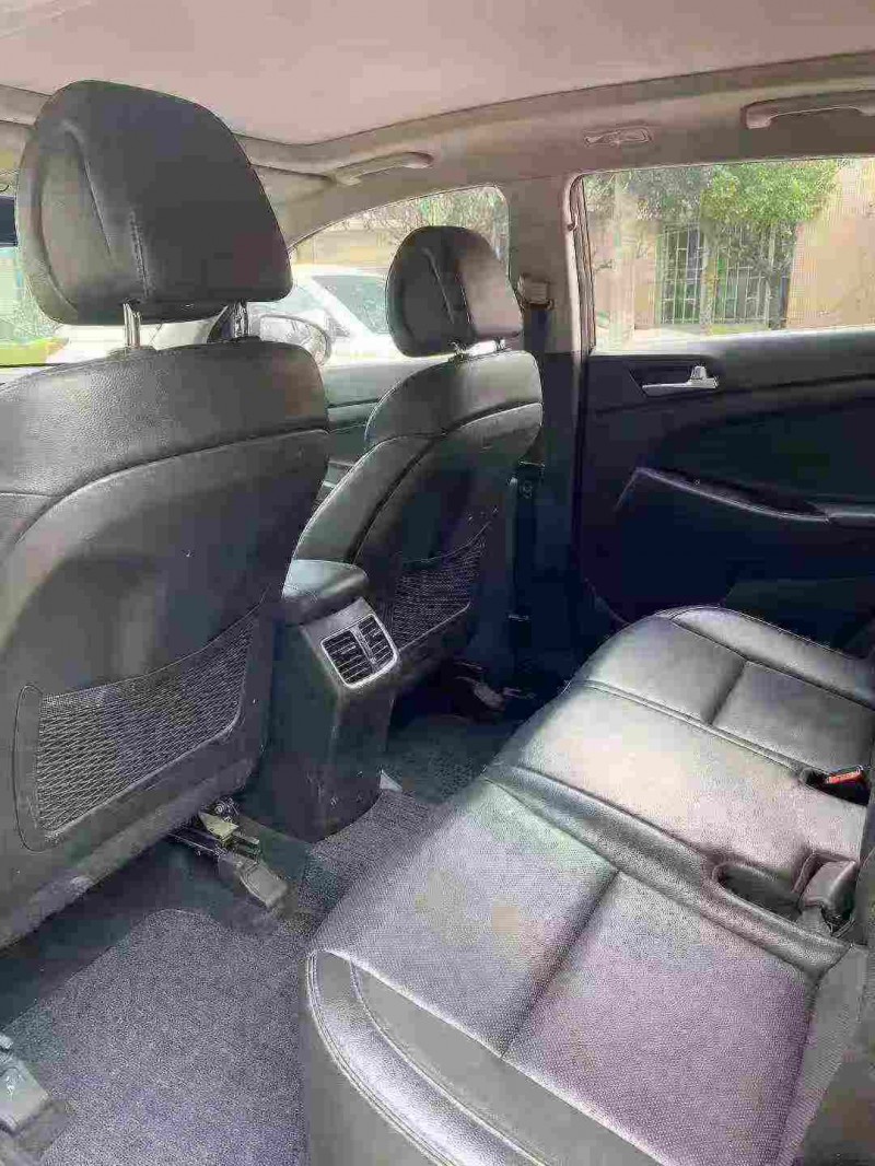 中山16年现代途胜6