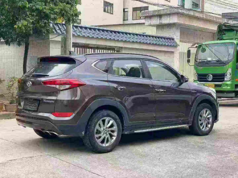 中山16年现代途胜7