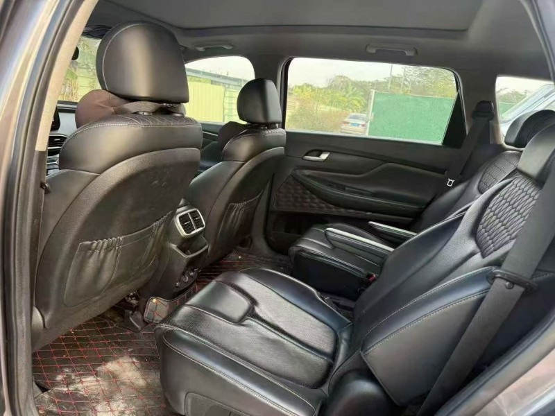 珠海20年现代新胜达5