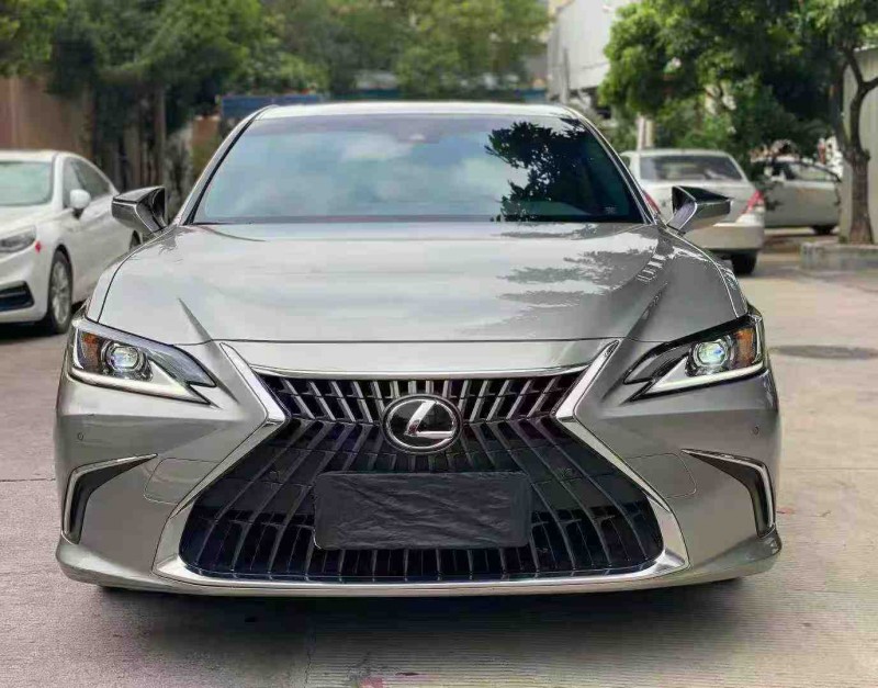 中山23年雷克萨斯ES1