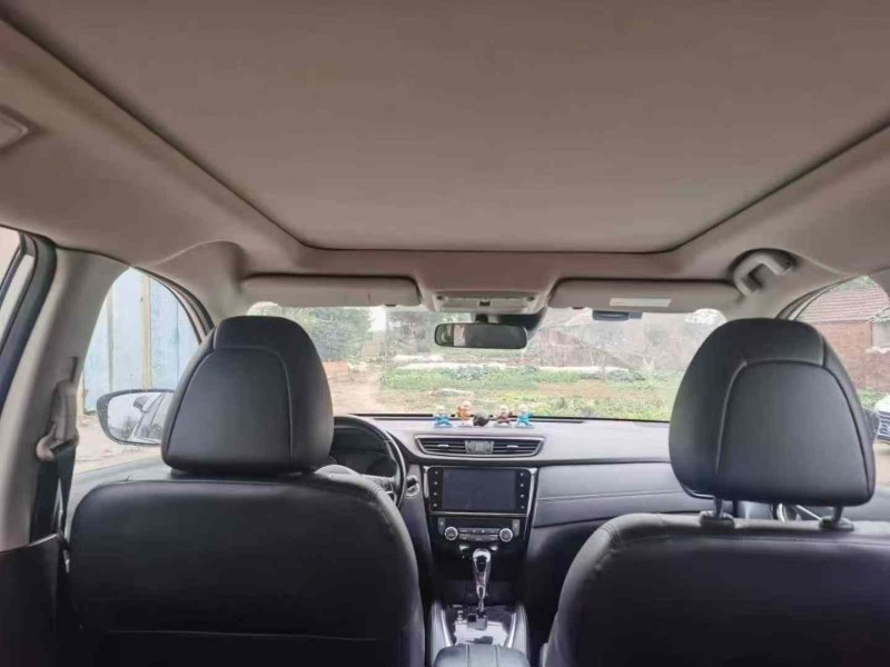 荆门19年日产奇骏4