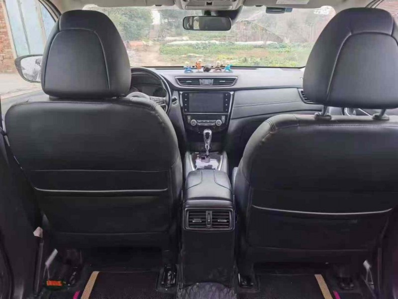 荆门19年日产奇骏5