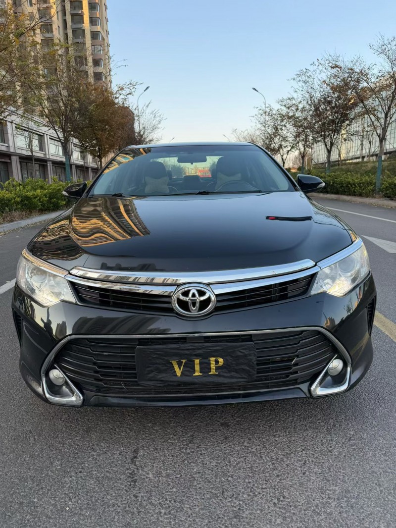 日照17年丰田凯美瑞1