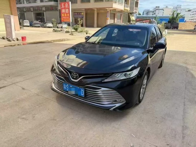 北海19年丰田凯美瑞2