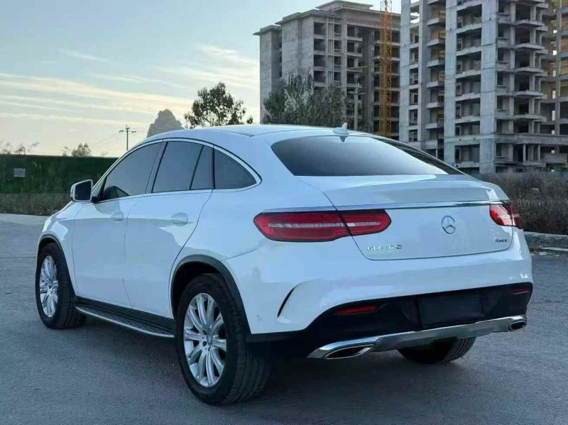 广州17年奔驰GLE4