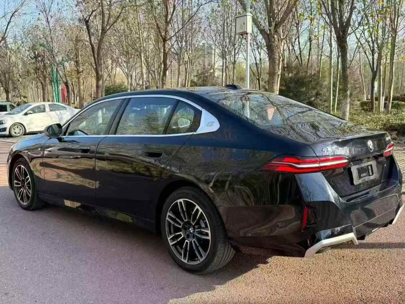 聊城25年宝马5系8