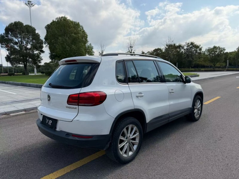 盐城17年大众途观5