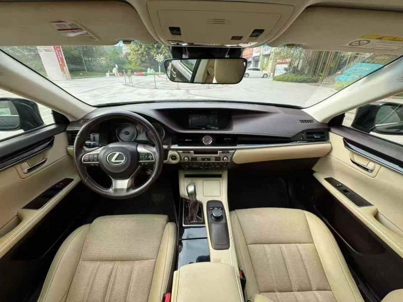 广州17年雷克萨斯ES5