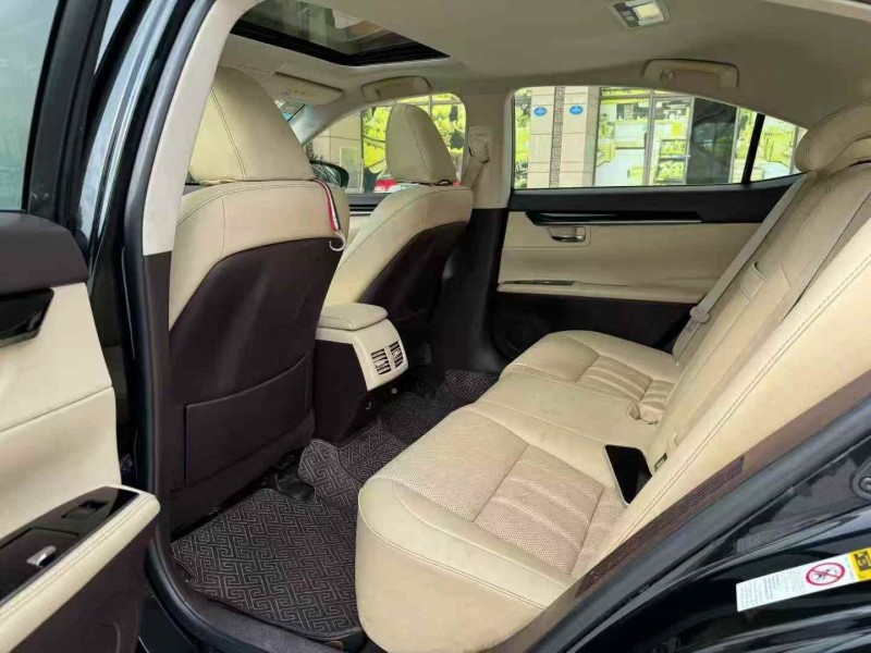 广州17年雷克萨斯ES6