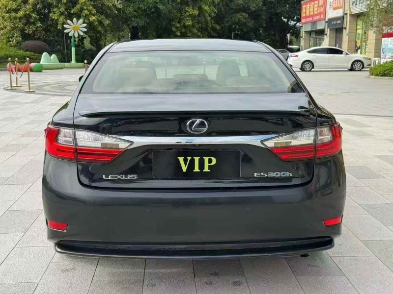 广州17年雷克萨斯ES9