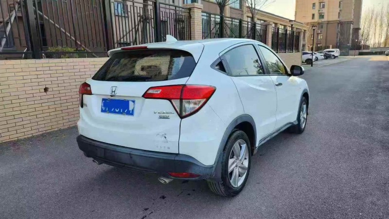 唐山19年本田缤智8