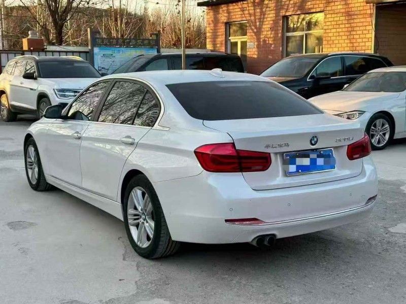 淄博17年宝马3系8