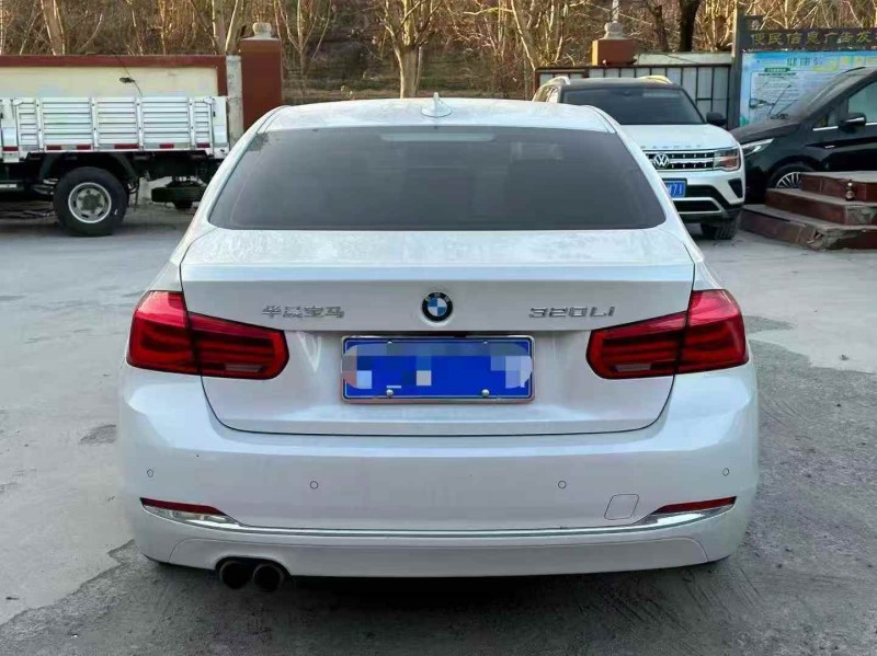 淄博17年宝马3系9