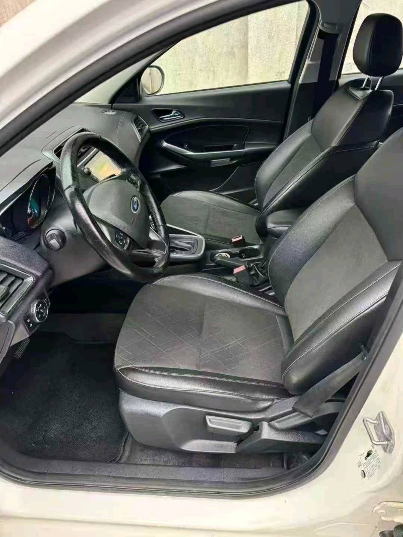 衢州20年福特福睿斯6