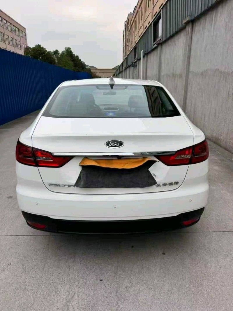 衢州20年福特福睿斯7