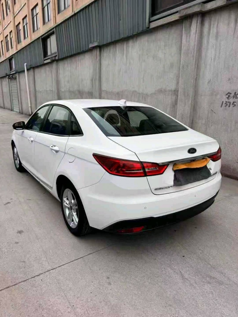 衢州20年福特福睿斯8
