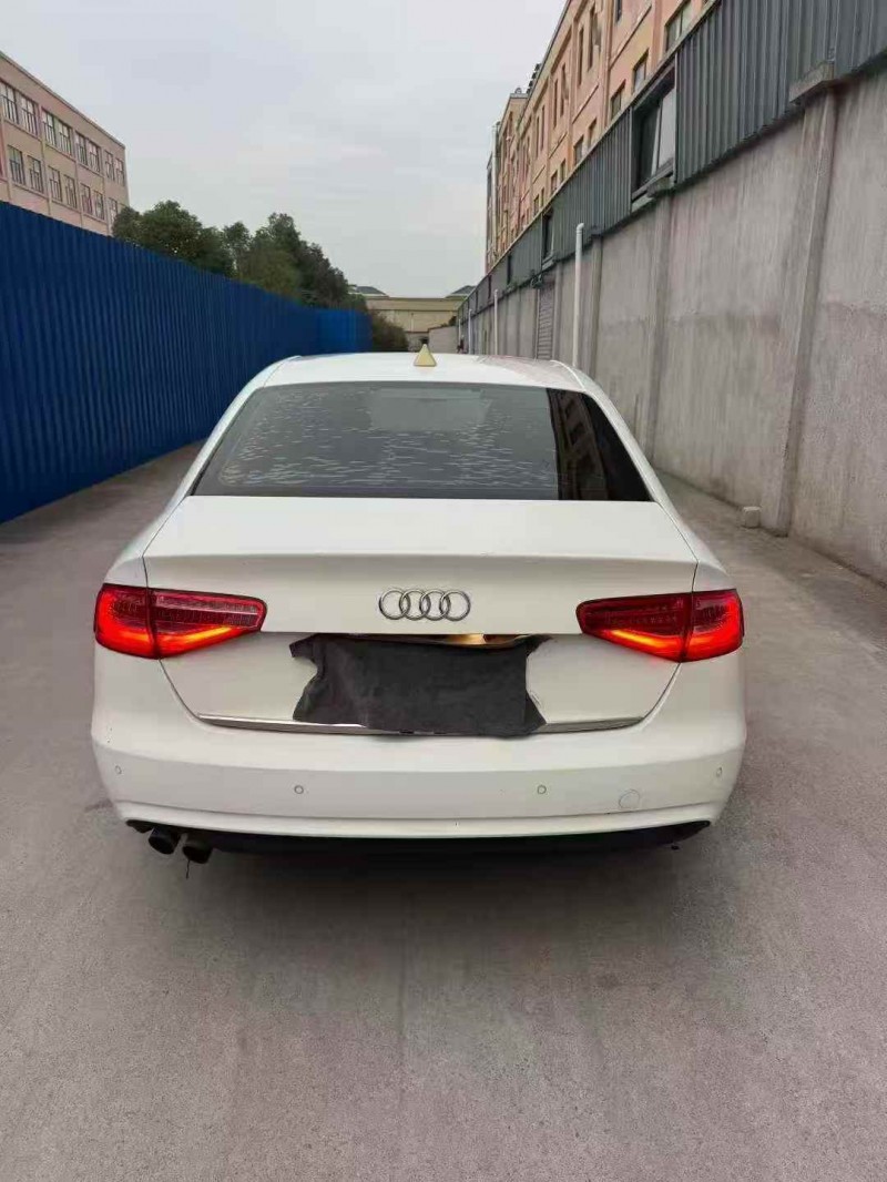 嘉兴16年奥迪A4L8