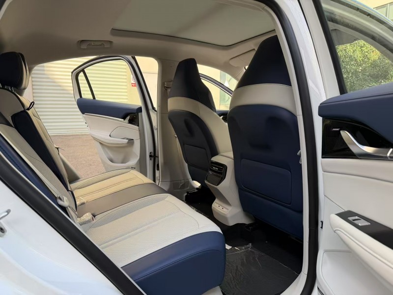 徐州23年荣威鲸6