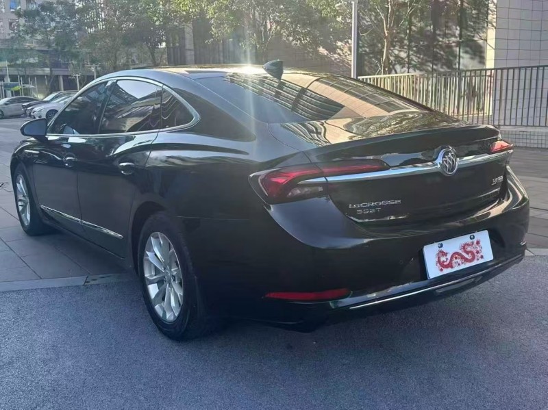 佛山21年别克君越8