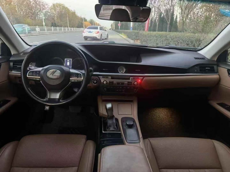 枣庄16年雷克萨斯ES5