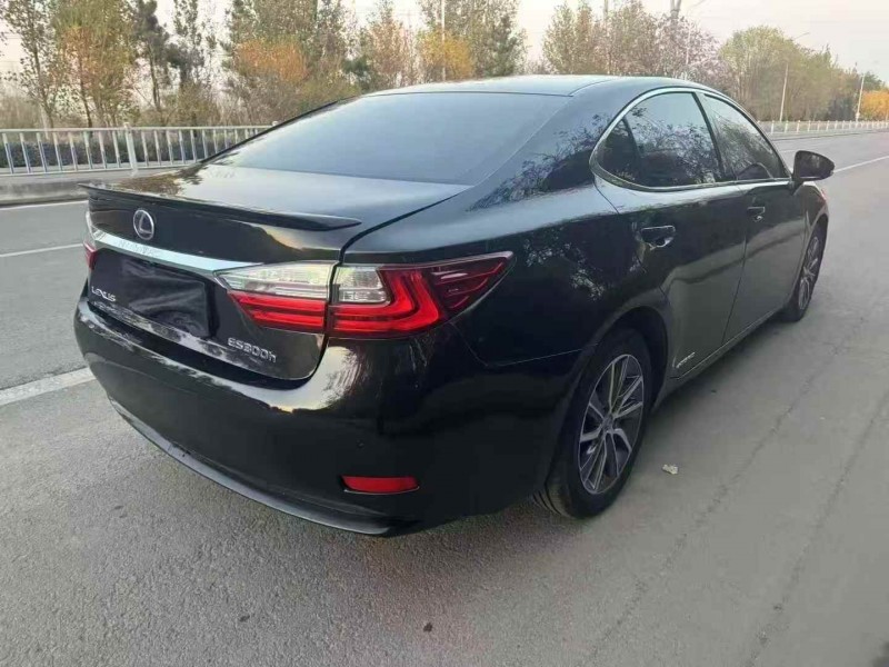 枣庄16年雷克萨斯ES7