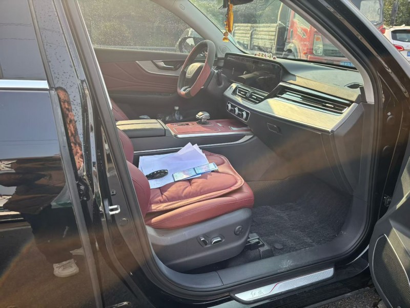 宁波25年红旗HS57