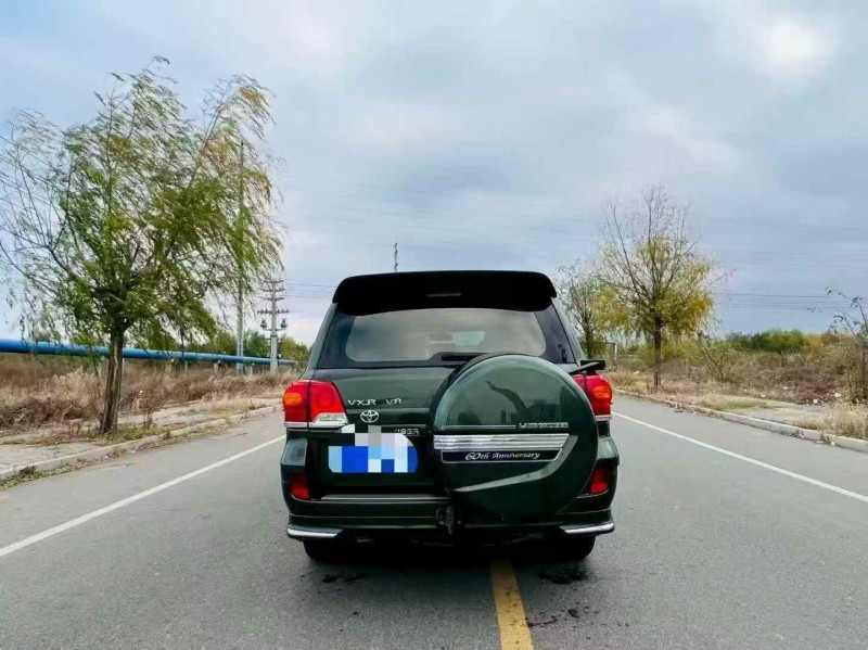 淄博16年丰田兰德酷路泽8