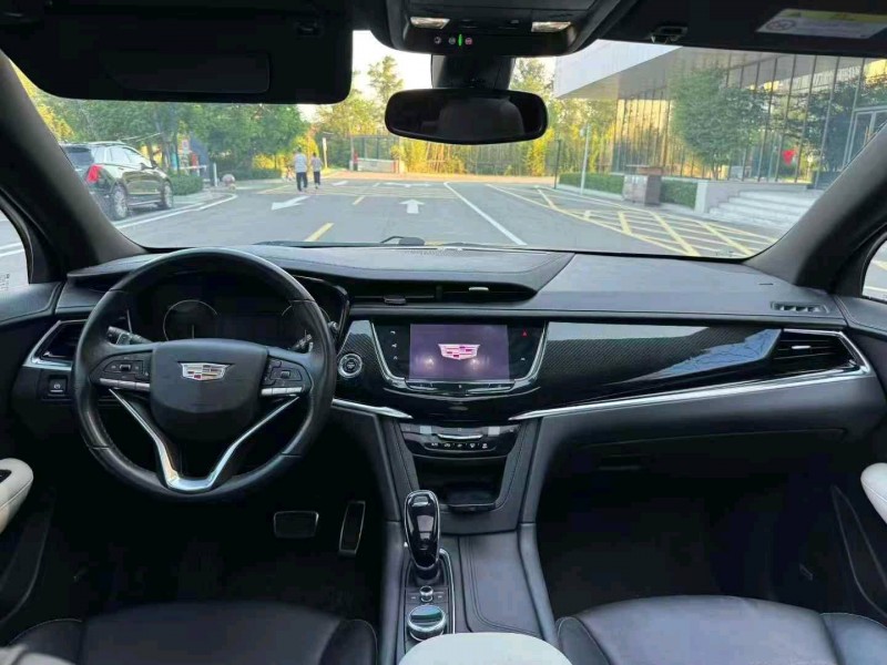 济宁21年凯迪拉克XT65
