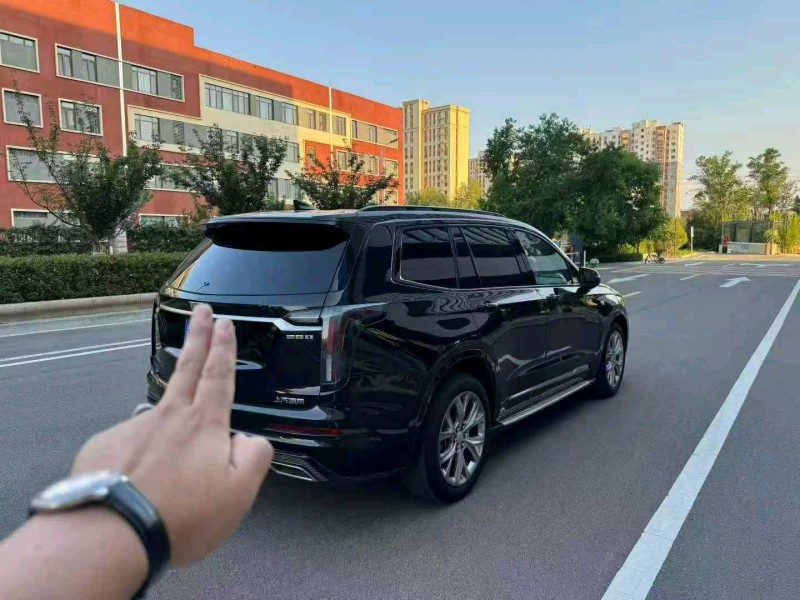 济宁21年凯迪拉克XT68
